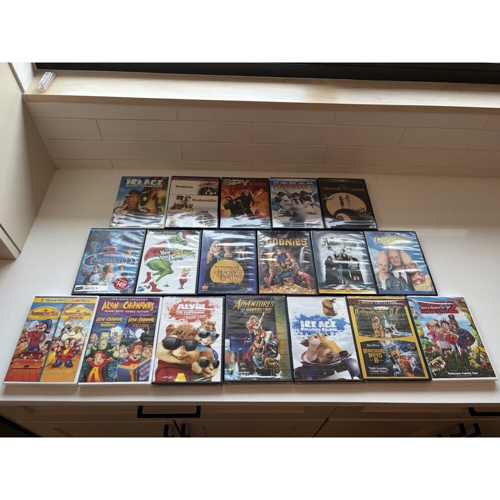 LOT of 18  Family Favorite Movie DVDs, Animated New and Like new Condition